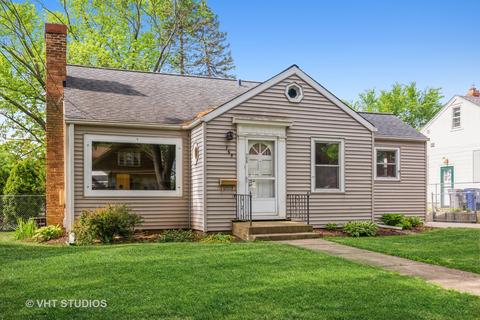 765 Pine St, Elgin, IL 60123 photo 1