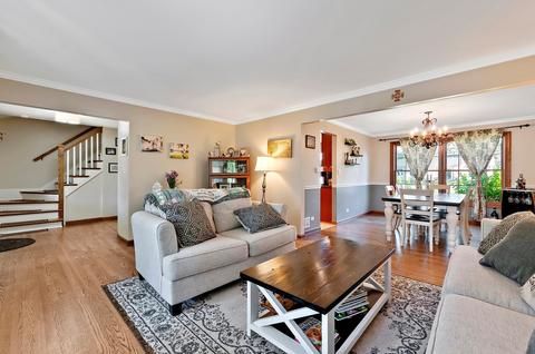 560 E Cunningham Dr, Palatine, IL 60074 photo 2