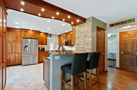 560 E Cunningham Dr, Palatine, IL 60074 photo 9