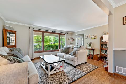 560 E Cunningham Dr, Palatine, IL 60074 photo 3