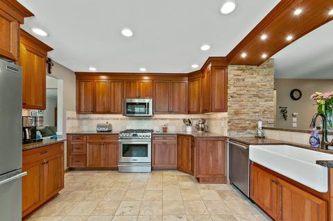 560 E Cunningham Dr, Palatine, IL 60074 photo 5