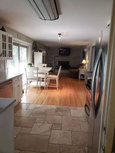 3915 Hudson Dr, Hoffman Estates, IL 60192 photo 10