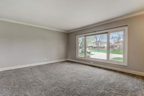 555 Frederick Ln, Hoffman Estates, IL 60169 photo 5