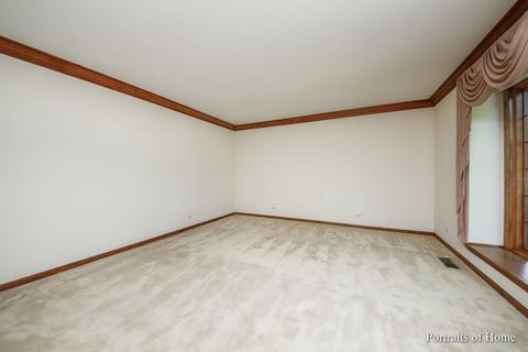 1934 Chatham Dr, Wheaton, IL 60189 photo 4
