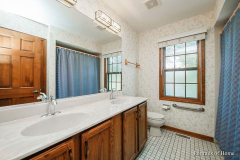 1934 Chatham Dr, Wheaton, IL 60189 photo 18
