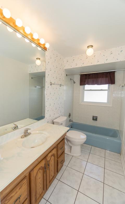 102 S Mill Rd, Addison, IL 60101 photo 11