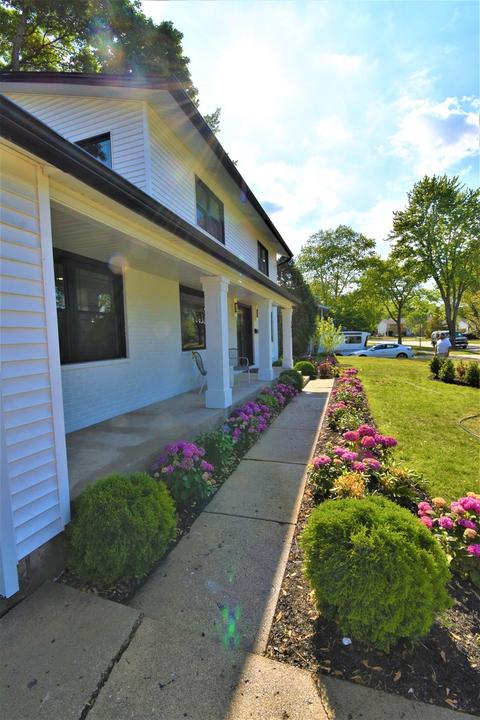 1053 E Paddock Dr, Palatine, IL 60074 photo 4