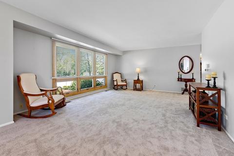 1505 Dennison Rd, Hoffman Estates, IL 60169 photo 5