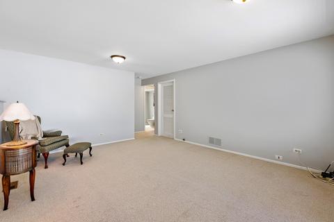 1505 Dennison Rd, Hoffman Estates, IL 60169 photo 10