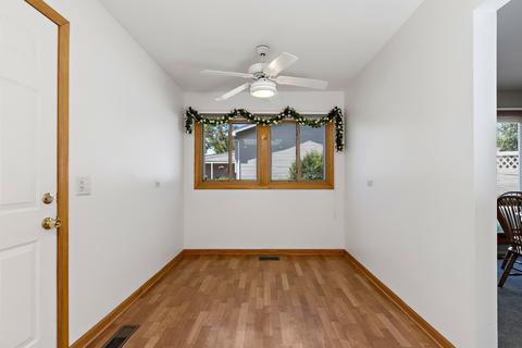 1505 Dennison Rd, Hoffman Estates, IL 60169 photo 8