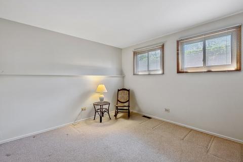 1505 Dennison Rd, Hoffman Estates, IL 60169 photo 15