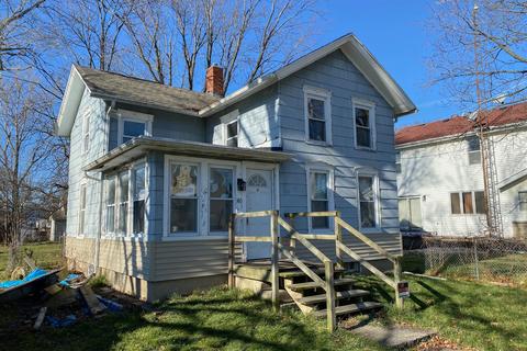140 N 4th St, Capron, IL 61012 photo 3