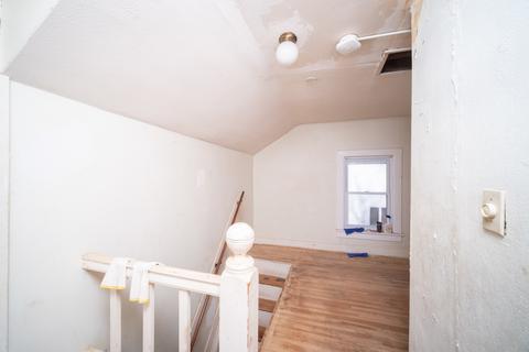 140 N 4th St, Capron, IL 61012 photo 33