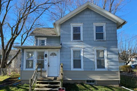 140 N 4th St, Capron, IL 61012 photo 1