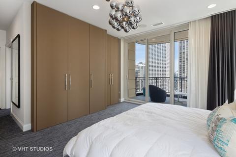 10 E Delaware Pl #19B, Chicago, IL 60611 photo 17