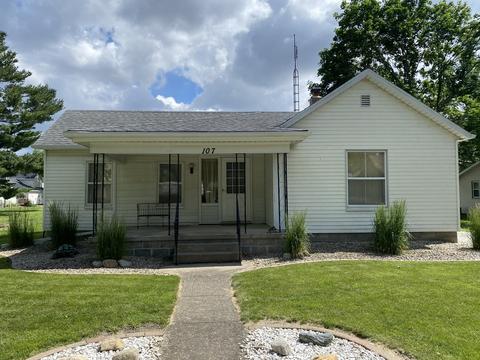 107 W 6th St, Gridley, IL 61744 photo 1