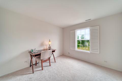2475 Evergreen Cir, Mchenry, IL 60050 photo 15
