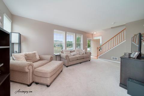 2475 Evergreen Cir, Mchenry, IL 60050 photo 4