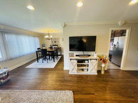 580 Edgemont Ln, Hoffman Estates, IL 60169 photo 8
