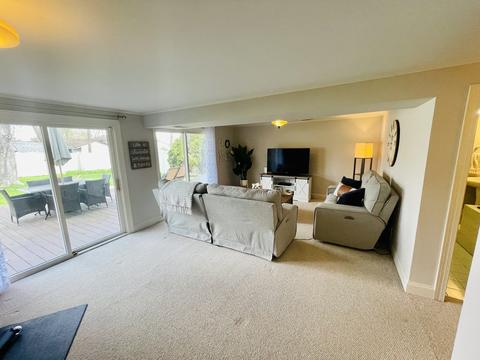 580 Edgemont Ln, Hoffman Estates, IL 60169 photo 15