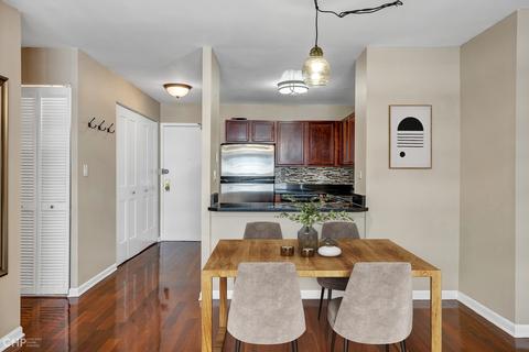 222 E Pearson St #1207, Chicago, IL 60611 photo 5