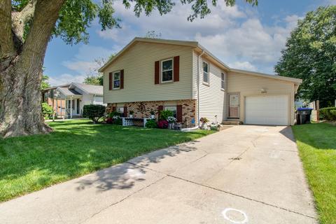 2405 Anchor Dr, Bloomington, IL 61704 photo 1