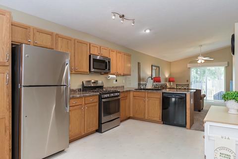 12 Fetzer Dr, Bloomington, IL 61704 photo 5
