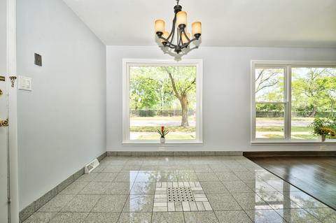 4241 W Devon Ave, Chicago, IL 60646 photo 5