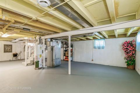 1094 E Thacker St, Des Plaines, IL 60016 photo 12