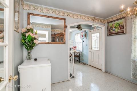 1094 E Thacker St, Des Plaines, IL 60016 photo 15