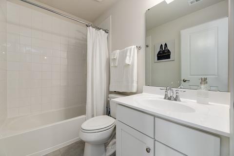 85 Nicholas Dr E, Des Plaines, IL 60016 photo 16