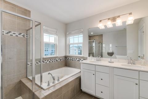 85 Nicholas Dr E, Des Plaines, IL 60016 photo 13