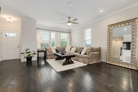 85 Nicholas Dr E, Des Plaines, IL 60016 photo 3
