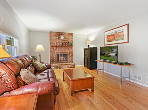 5011 Adele Dr, Gurnee, IL 60031 photo 31