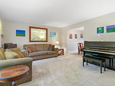5011 Adele Dr, Gurnee, IL 60031 photo 14