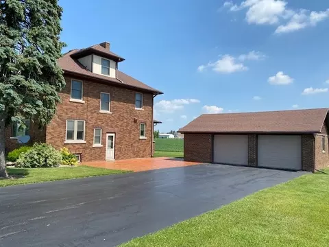 367 Center Rd, Sublette, IL 61367 photo 2