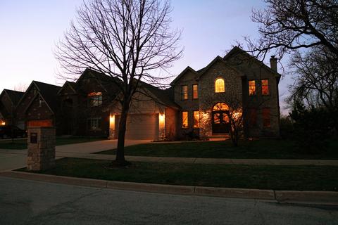 2012 Celtic Glen Dr, Mount Prospect, IL 60056 photo 3