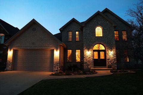 2012 Celtic Glen Dr, Mount Prospect, IL 60056 photo 2