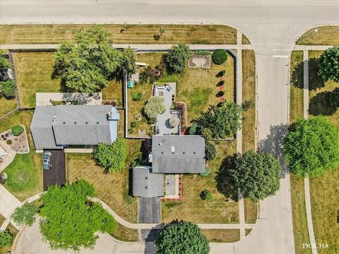813 Appletree Ct, Bartlett, IL 60103 photo 41