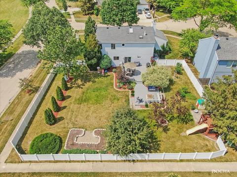 813 Appletree Ct, Bartlett, IL 60103 photo 3