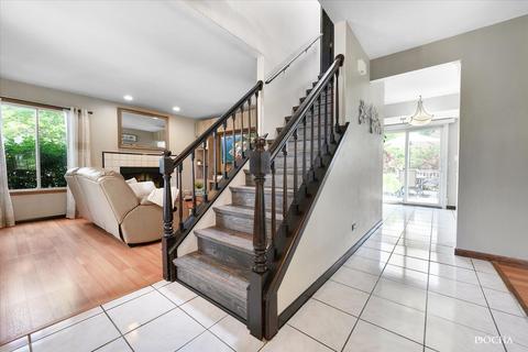 813 Appletree Ct, Bartlett, IL 60103 photo 7