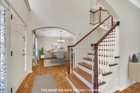 616 Parkway Dr, Wheaton, IL 60187 photo 2