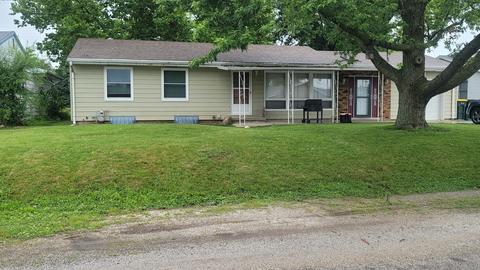 205 Cedar Dr, Clinton, IL 61727 photo 1