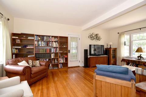 250 E 3rd St, Elmhurst, IL 60126 photo 8