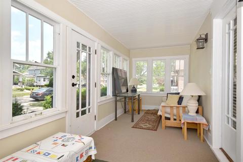 250 E 3rd St, Elmhurst, IL 60126 photo 5