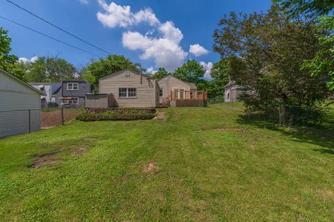 709 E Wood St, Bloomington, IL 61701 photo 38