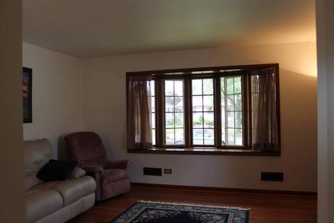 27 Arrowhead Dr, Thornton, IL 60476 photo 3