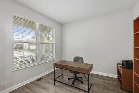301 Monument Rd, Elgin, IL 60124 photo 4