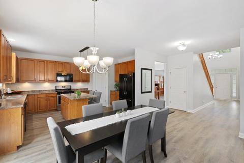 301 Monument Rd, Elgin, IL 60124 photo 14