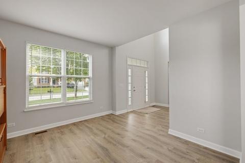 301 Monument Rd, Elgin, IL 60124 photo 6